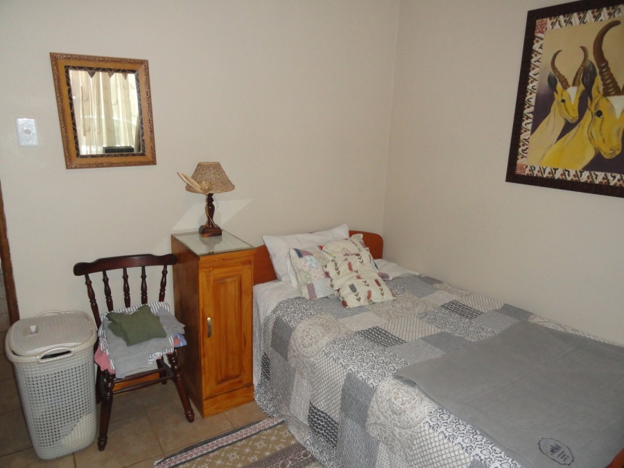 To Let 3 Bedroom Property for Rent in Kannoniers Park North West